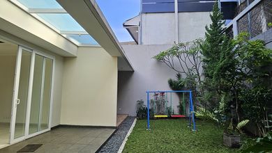 Dijual rumah Mewah di Setra Murni, Bandung - LT 476m²
