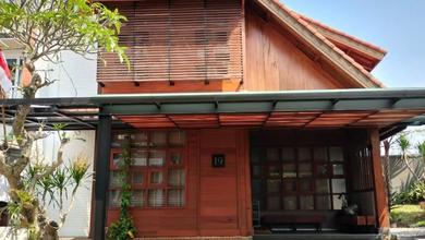 Promo Rumah di Cimahi, Bandung, LB 180m², Harga 2 Miliar