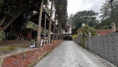 Rumah / Ruang Usaha Luas di Dago Pakar Bandung, Cocok Untu Cafe, Resto, Villa, Guest House, Creative Space