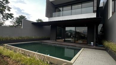 Penawaran Eksklusif, rumah Mewah di Kota Baru Parahyangan, Bandung, LB 550m²