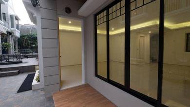 Kesempatan Langka, rumah Mewah di Setra Duta, Bandung, LB 237m²