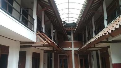 Rumah Modern di Ciumbuleuit, Bandung, LT 1200 m2