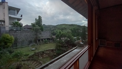 Rumah Mewah di Kawasan Dago, Bandung, LB 1400m², Harga 30 Miliar