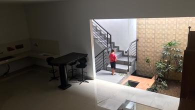 Promo Rumah di Cimahi Utara, Cimahi, LB 223m², Harga 1,3 Miliar