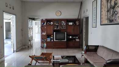 Hunian Mewah di Kawasan Sayap Dago, Bandung, LB 300m², Harga 17 Miliar