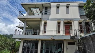 Rumah Mewah di Kawasan Dago, Bandung, LB 300m², Harga 7,5 Miliar