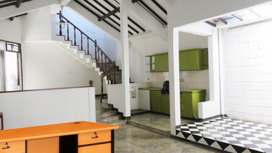 Rumah Sewa Nyaman Lokasi Sarijadi, Bandung, LB 250m²